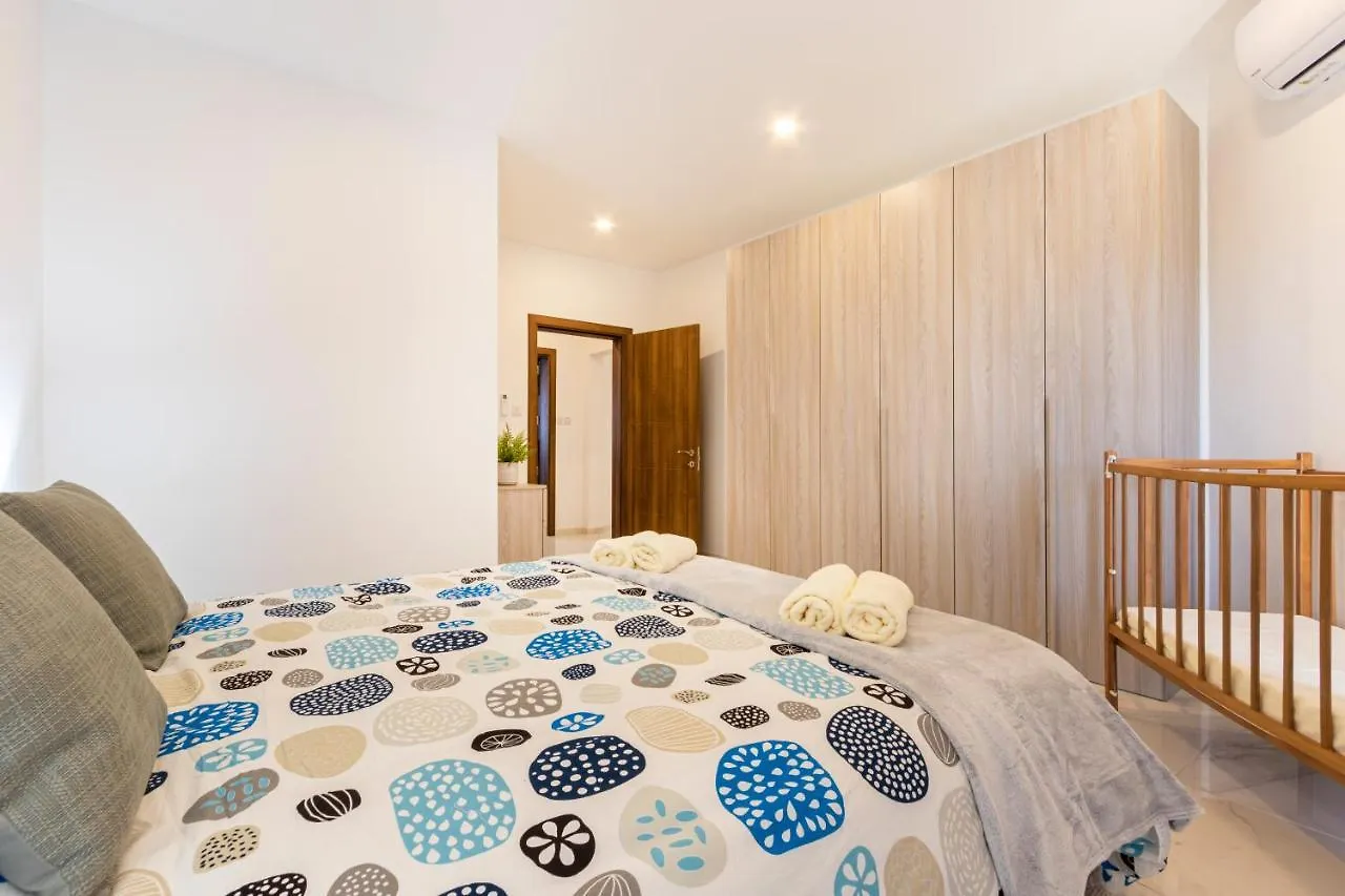 H1- Modern & Spacious 3 Bedroom Apartment San Gwann 0*,