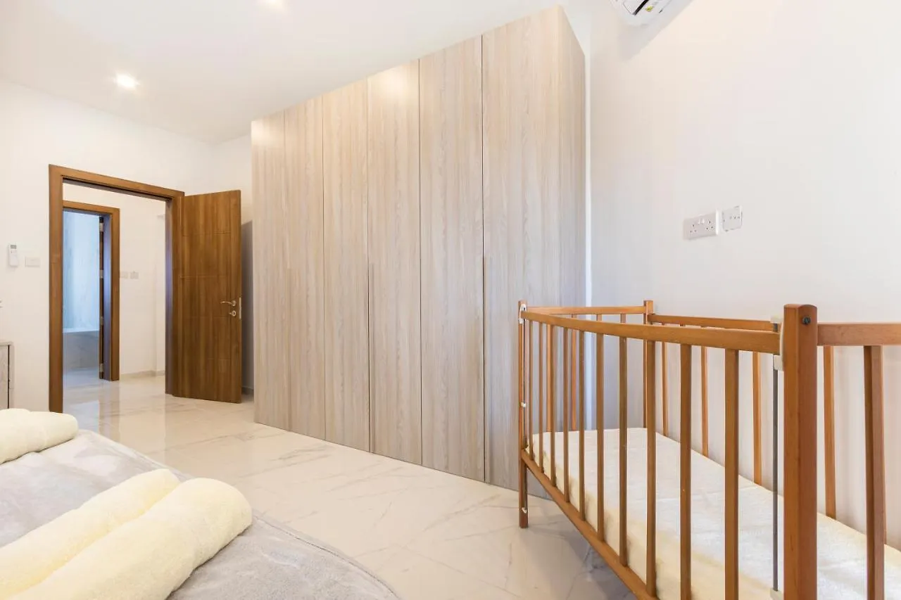 H1- Modern & Spacious 3 Bedroom Apartment San Gwann 0*,  Malta