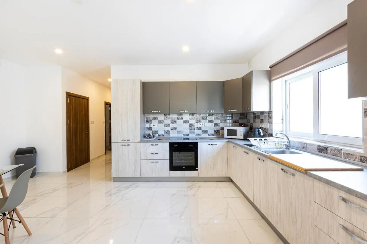 H1- Modern & Spacious 3 Bedroom Apartment San Gwann 0*,